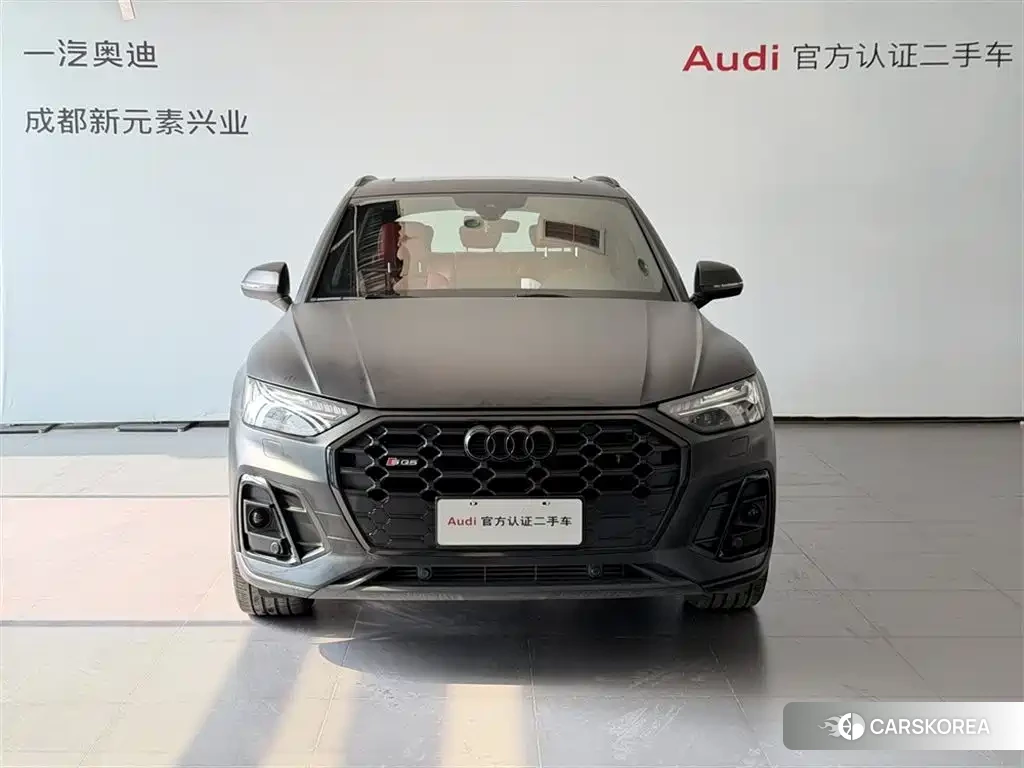 Audi SQ5 2022 Черный из Китая