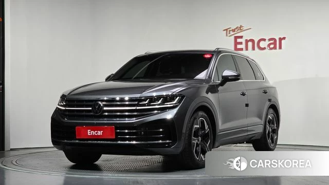 Volkswagen Touareg 3rd generation 2025 Серый из Кореи