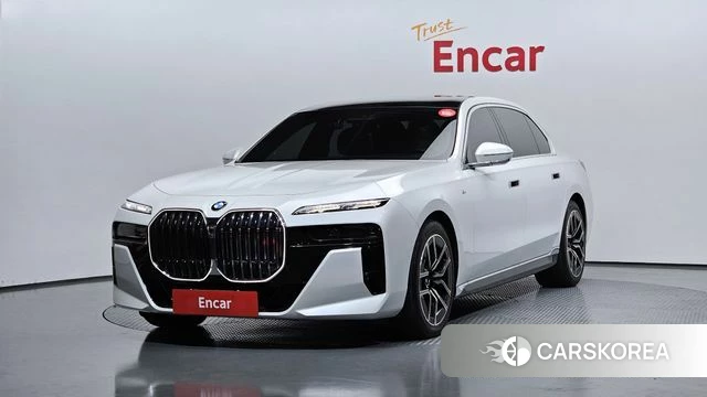 BMW 7 Series (G70) 2023 Белый из Кореи