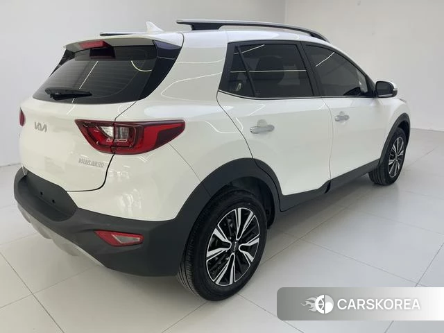 Kia Yi Ran 2022 Белый из Китая