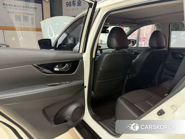 Nissan Qijun 2023 Белый из Китая