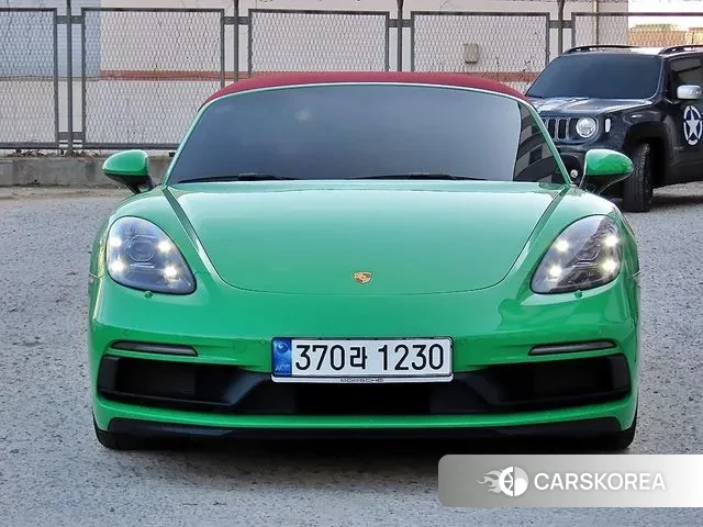 Porsche 718 Boxster 2023 Зеленый из Кореи