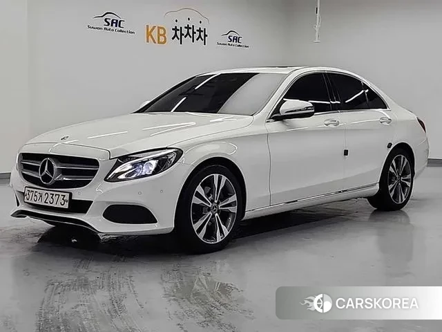 Mercedes-Benz C-Class W205 2018 Белый из Кореи