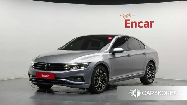 Volkswagen Passat GT (B8) 2021 Серебристо-серый из Кореи