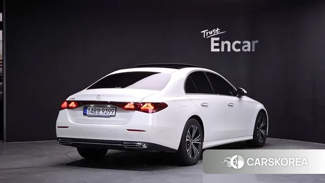 Mercedes-Benz E-Class W214 2025 Белый из Кореи