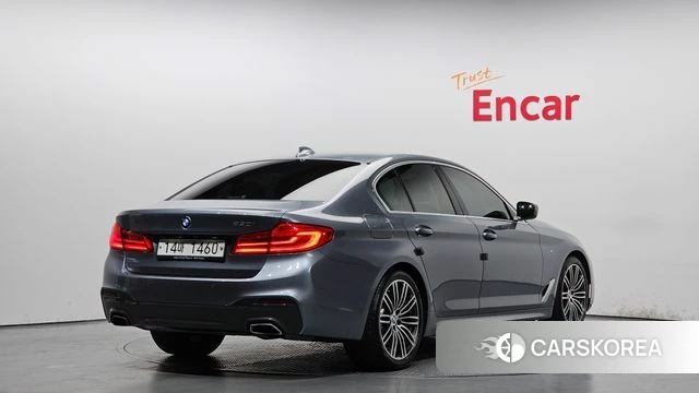 BMW 5 Series (G30) 2019 Серебристо-серый из Кореи