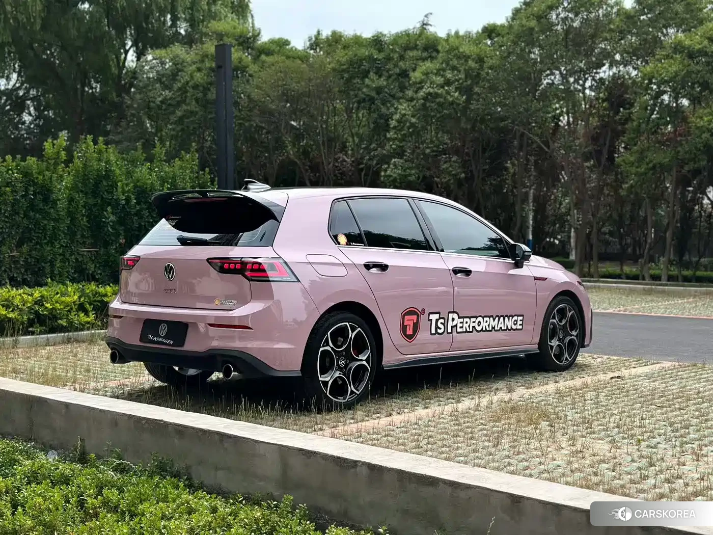 Volkswagen Golf 2025 Red/purple из Китая