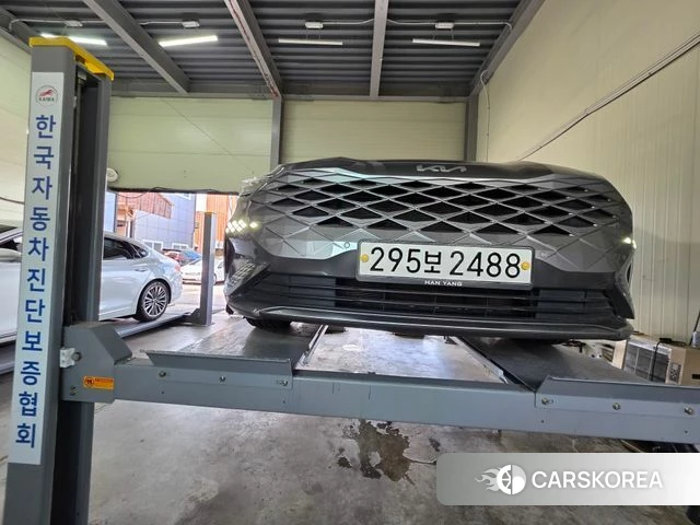 Kia K8 2024 Серебристо-серый из Кореи