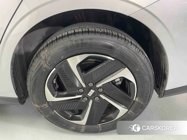 Geely Galaxy Galaxy L6 2025 Серебристо-серый из Китая