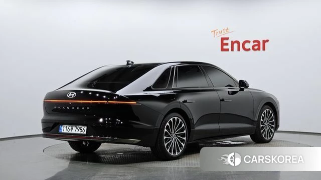 Hyundai Grandeur Hybrid (GN7) 2023 Черный из Кореи