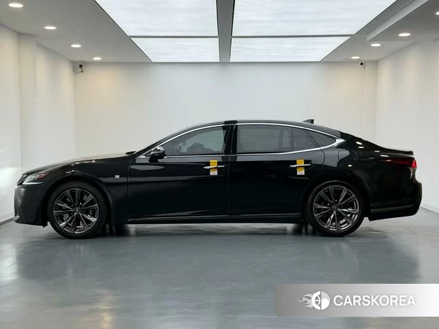 Lexus LS 2019 Черный из Китая
