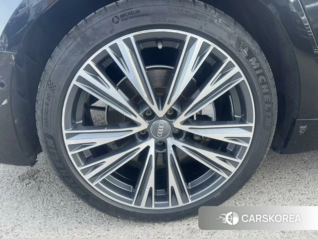 Audi A6L 2021 Черный из Китая