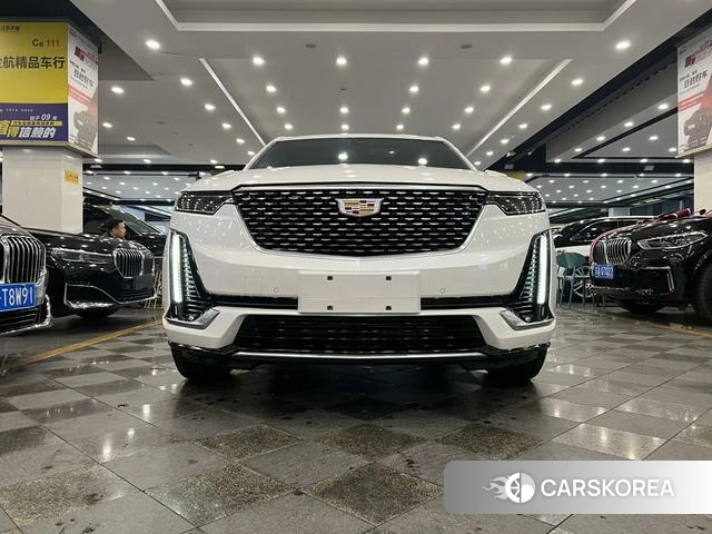 Cadillac XT6 2022 Белый из Китая