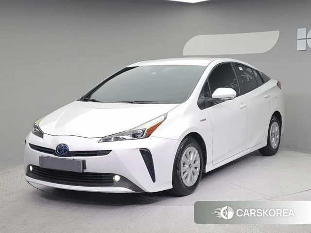 Toyota Prius 4th Generation 2022 Белый из Кореи