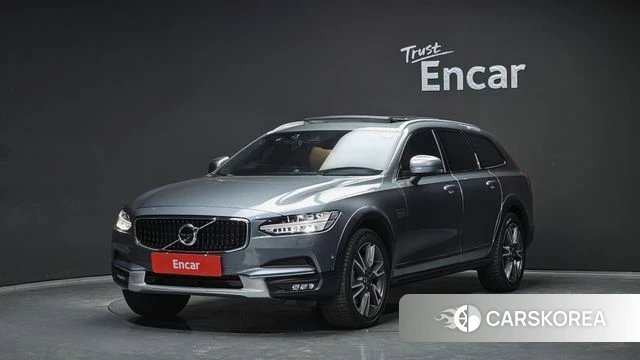 Volvo V90 Cross-Country 2018 Серебристо-серый из Кореи