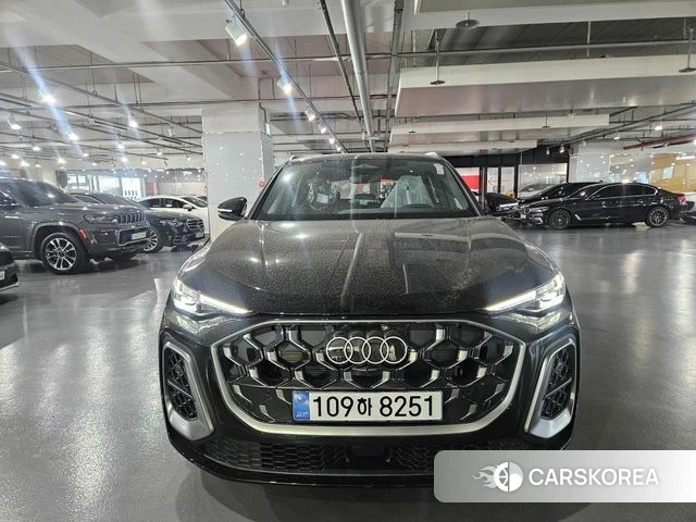 Audi Q5 (80A) 2025 Черный из Кореи