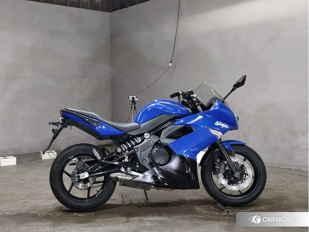 Проданный Kawasaki NINJA 400R 2011 из Японии