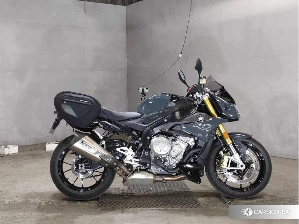 Проданный BMW S1000R 2018 из Японии