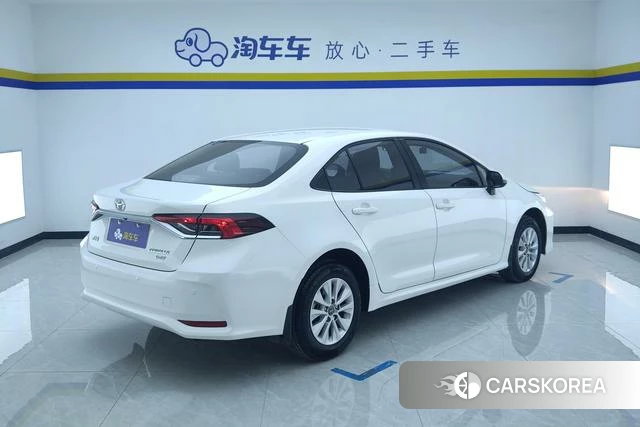 Toyota Corolla 2022 Белый из Китая