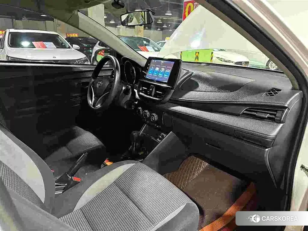 Toyota Vios 2023 Белый из Китая, фото 2