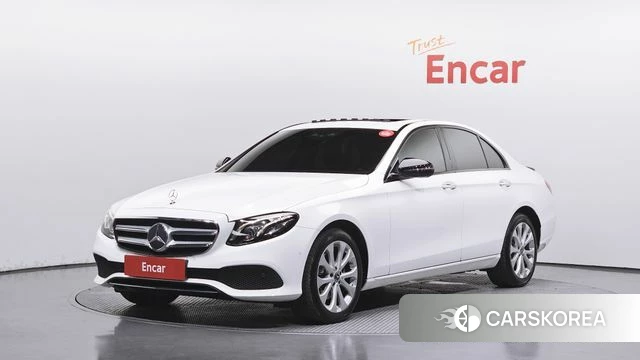 Mercedes-Benz E-Class W213 2018 Белый из Кореи