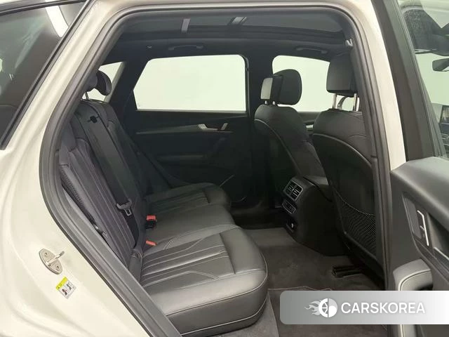 Audi Q5L 2023 Белый из Китая