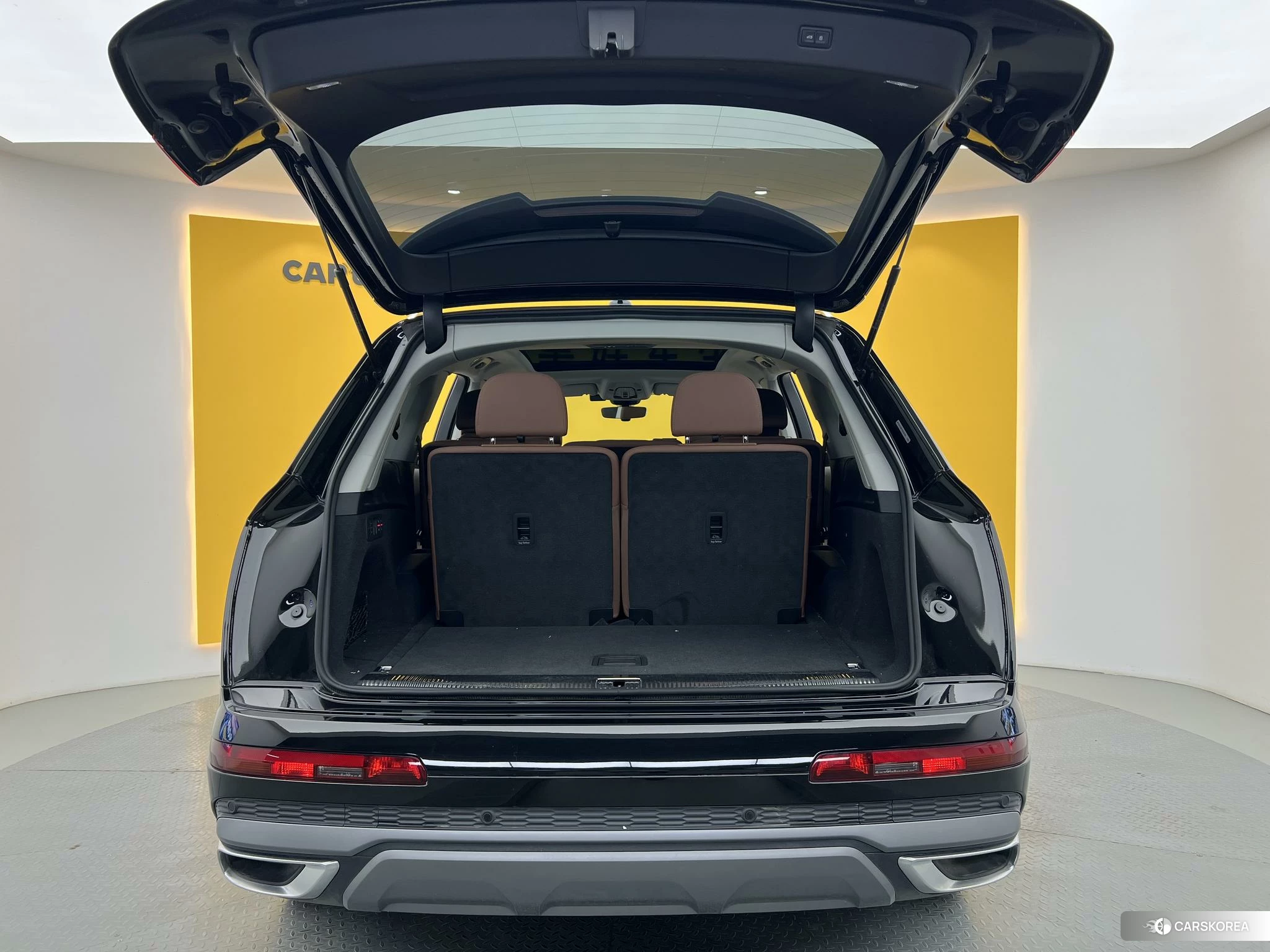 Audi Q7 2022 Черный из Китая
