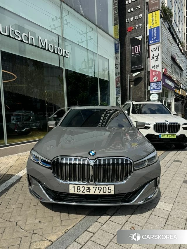 BMW 7 Series (G11) 2021 Серебристо-серый из Кореи