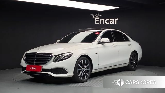 Mercedes-Benz E-Class W213 2019 Белый из Кореи