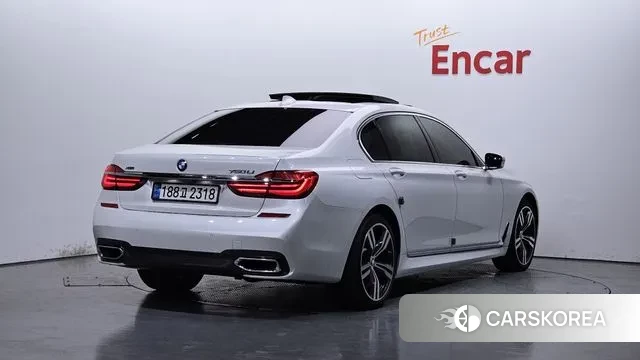 BMW 7 Series (G11) 2018 Белый из Кореи