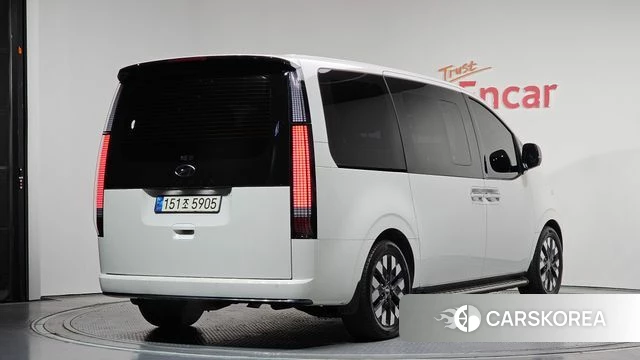 Hyundai Staria 2021 Белый из Кореи