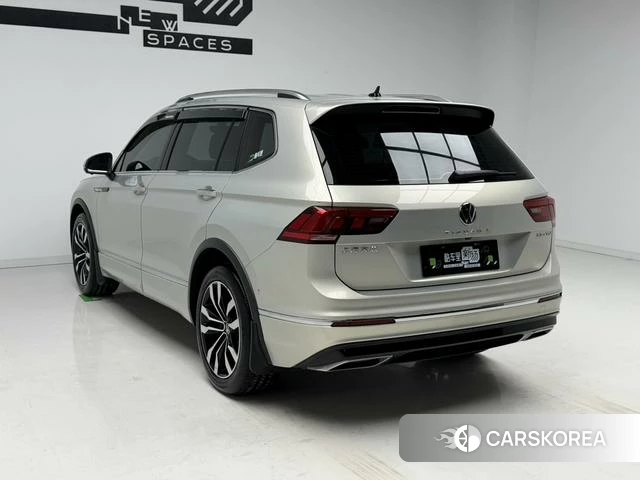 Volkswagen Tiguan L 2021 Серебристо-серый из Китая