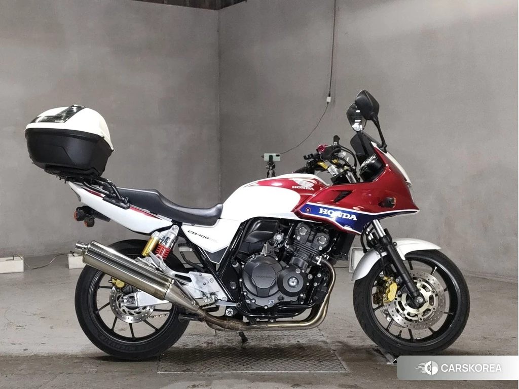 Проданный Honda CB400SF BOLDOR 2015 из Японии, фото 2
