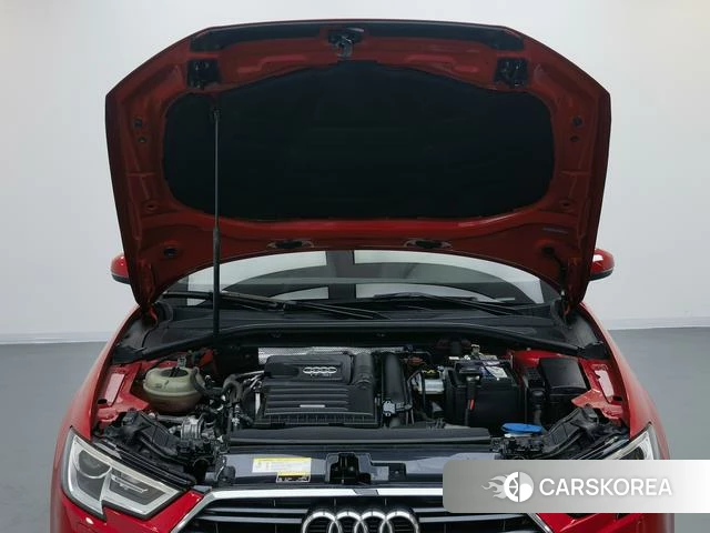 Audi A3 2018 Красный из Китая