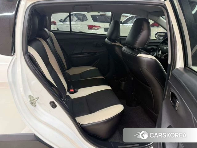 Toyota YARIS L Zhixuan 2022 Белый из Китая