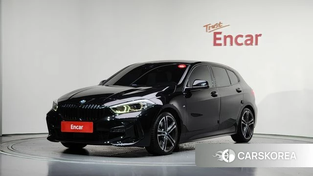 BMW 1 Series (F40) 2021 Черный из Кореи
