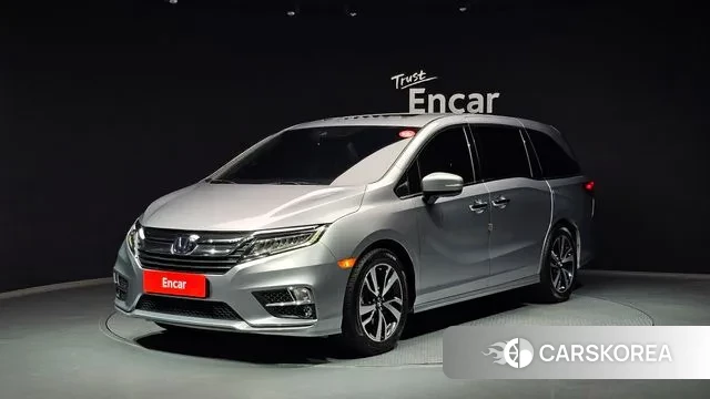 Honda Odyssey 2020 Серебристо-серый из Кореи