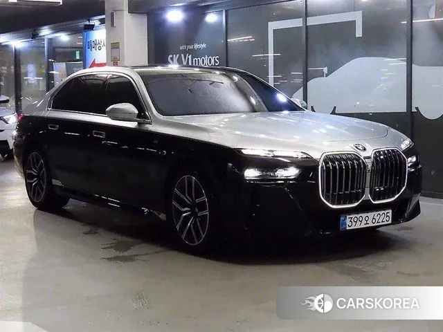 BMW 7 Series (G70) 2024 Черный из Кореи