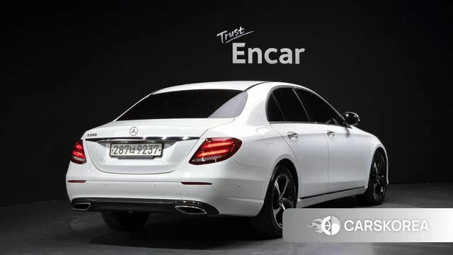 Mercedes-Benz E-Class W213 2019 Белый из Кореи