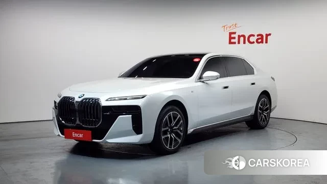 BMW 7 Series (G70) 2024 Белый из Кореи