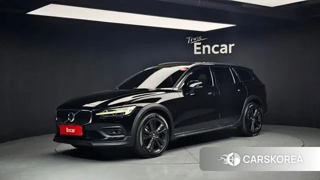 Volvo V60 Cross-Country 2nd Generation 2020 Черный из Кореи