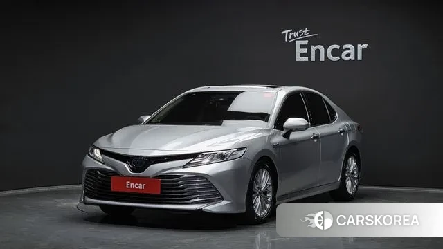 Toyota Camry (XV70) 2018 Серебряный из Кореи