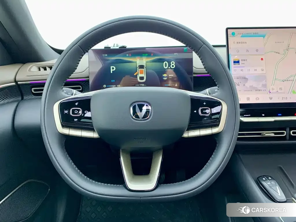 Chang'an Yidong 2025 Белый из Китая