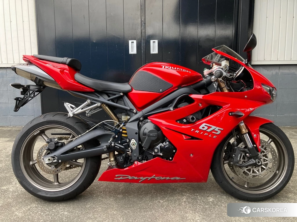 Проданный Triumph DAYTONA 675 2010 из Японии