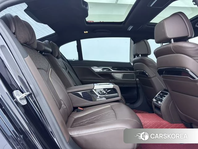 BMW 7 series 2021 Черный из Китая
