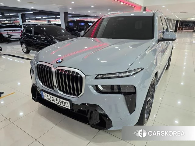 BMW X7 (G07) 2025 Цвет галактики из Кореи
