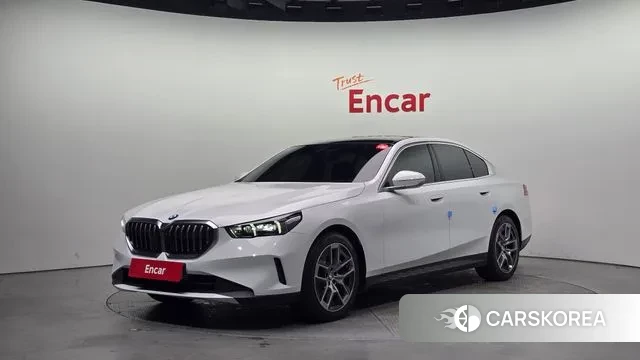 BMW 5 Series (G60) 2023 Белый из Кореи