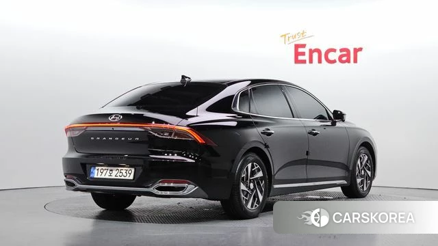 Hyundai The New Grandeur IG Hybrid 2022 Черный из Кореи