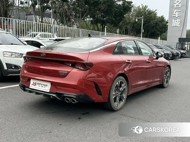 Kia K5 2023 Красный из Китая