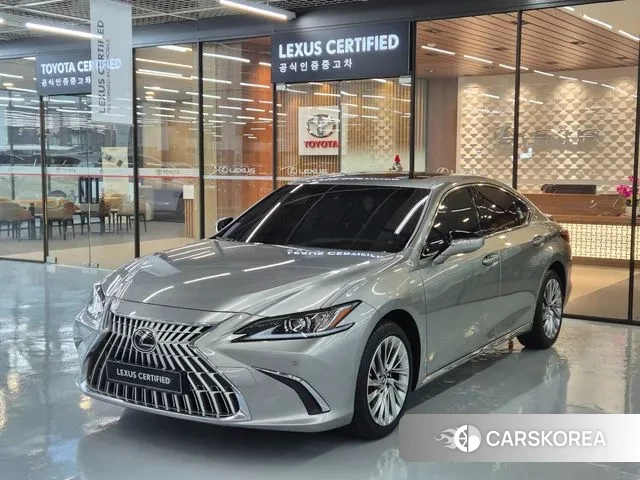 Lexus ES300h 7th generation 2025 Черный из Кореи
